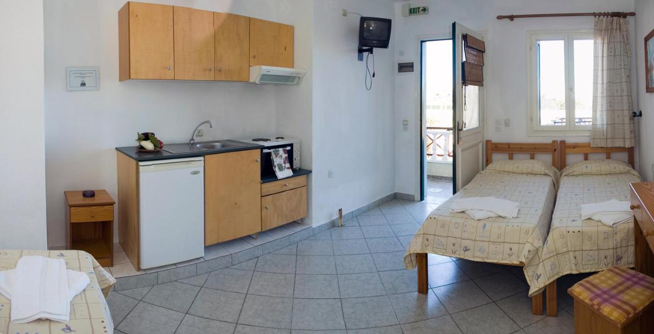 Alexandros Rooms & Studios Скопелос Екстериор снимка