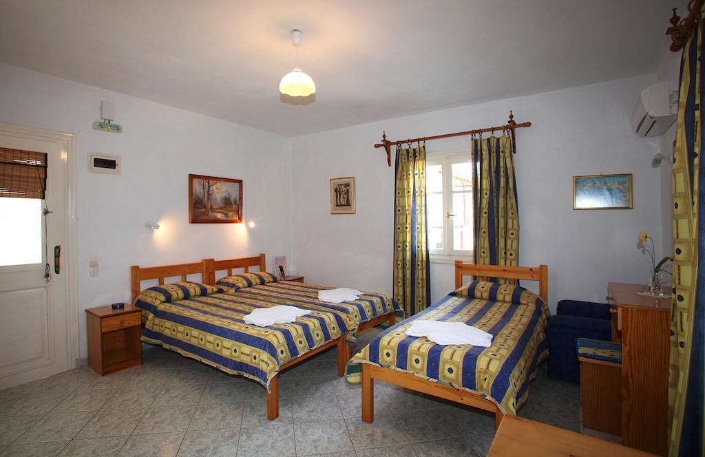 Alexandros Rooms & Studios Скопелос Екстериор снимка