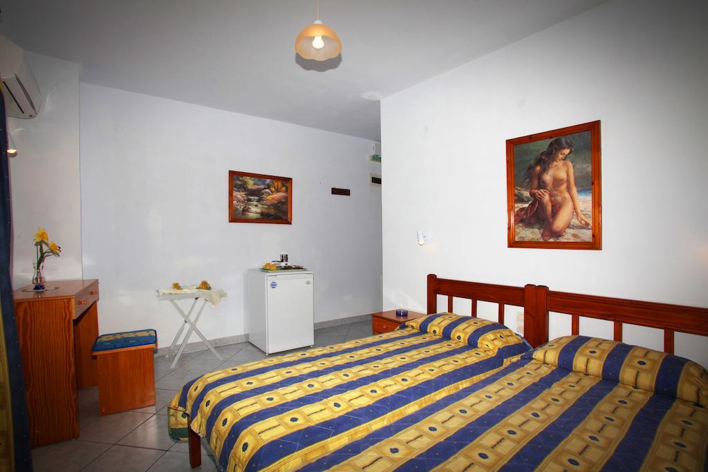 Alexandros Rooms & Studios Скопелос Стая снимка
