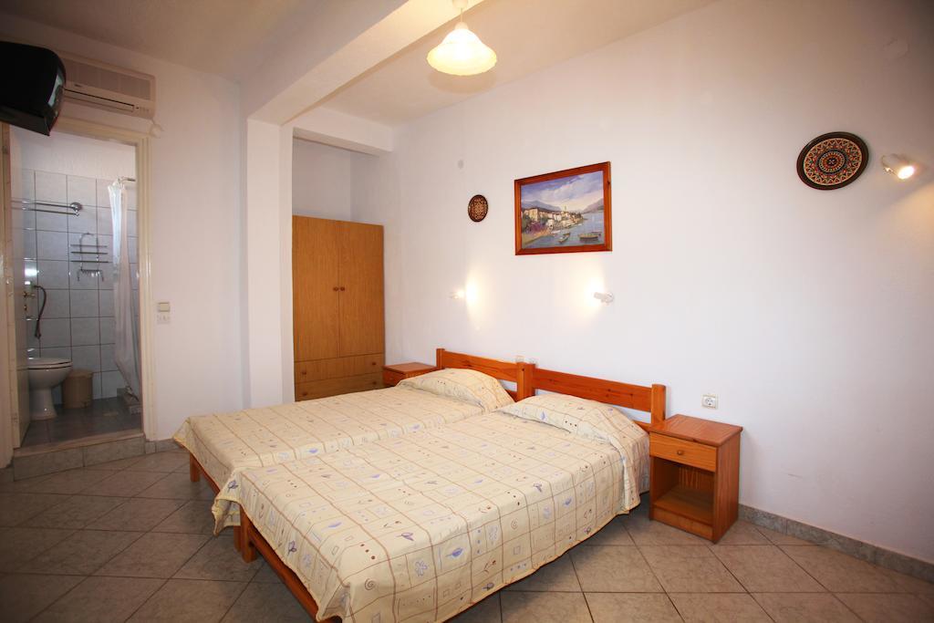 Alexandros Rooms & Studios Скопелос Стая снимка