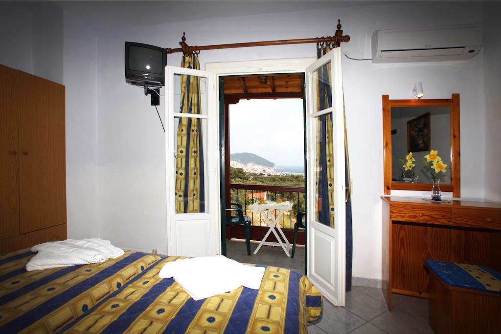Alexandros Rooms & Studios Скопелос Стая снимка