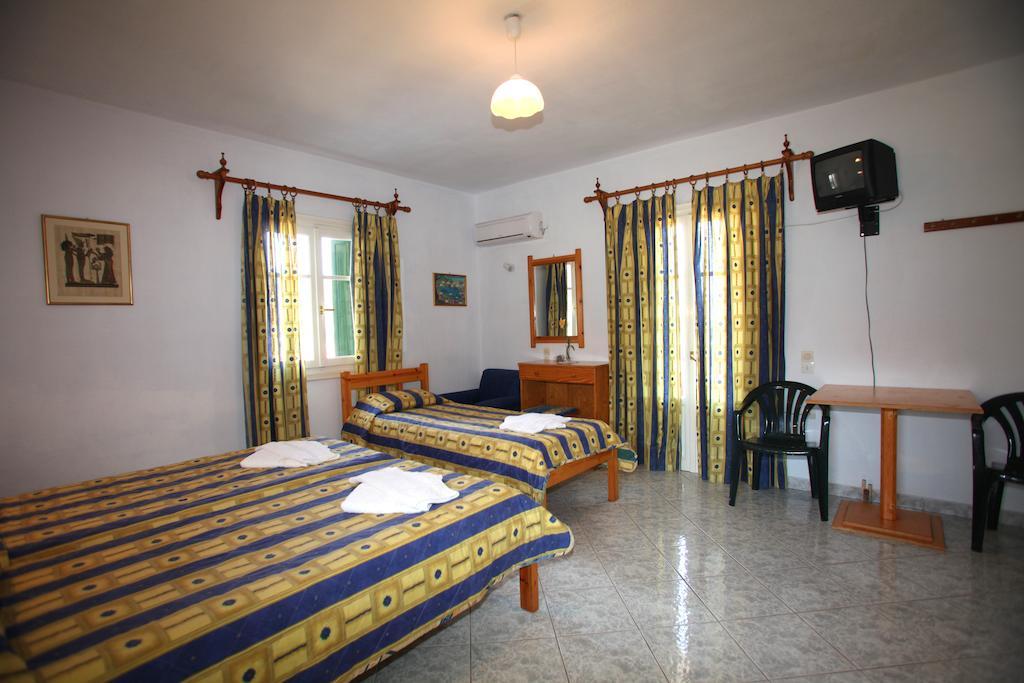 Alexandros Rooms & Studios Скопелос Екстериор снимка