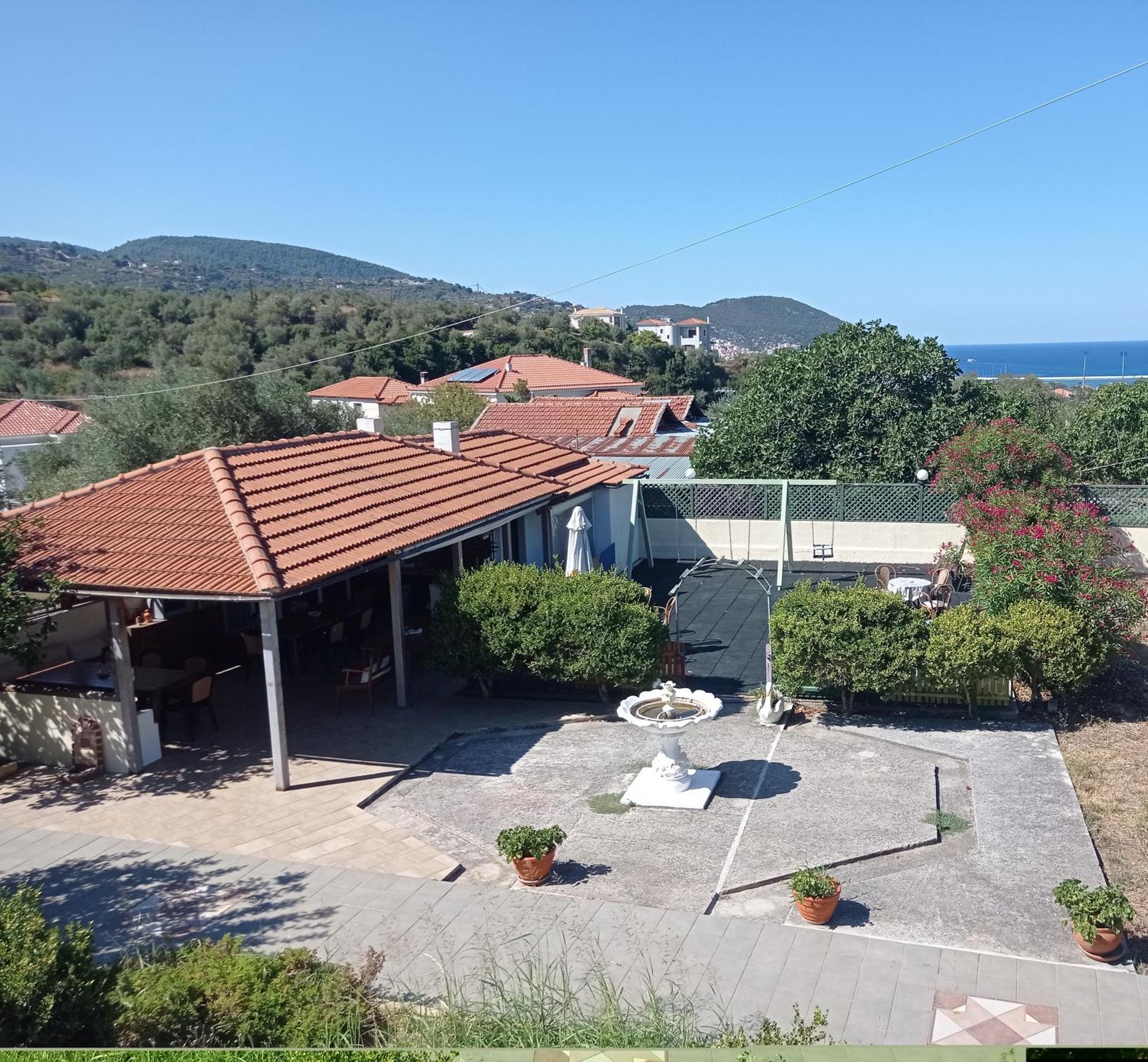 Alexandros Rooms & Studios Скопелос Екстериор снимка