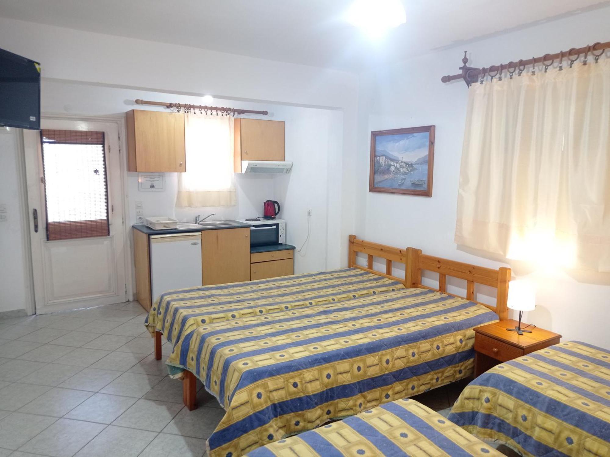 Alexandros Rooms & Studios Скопелос Екстериор снимка